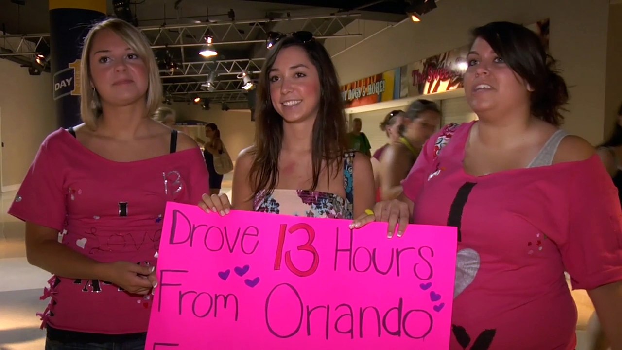 Taylor Swift NOW - 01. I Surprised My Fans S1E5 - 13 Hour Meet and Greet (Part 1)