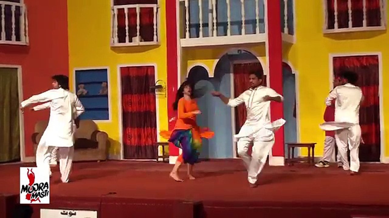 KUNWARI MERI NATHLI - ANISHA KHAN - 2017 PAKISTANI MUJRA DANCE