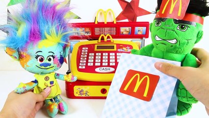 下载视频: Eating McDonalds Happy Meal and Stealing Play-Doh Surprises