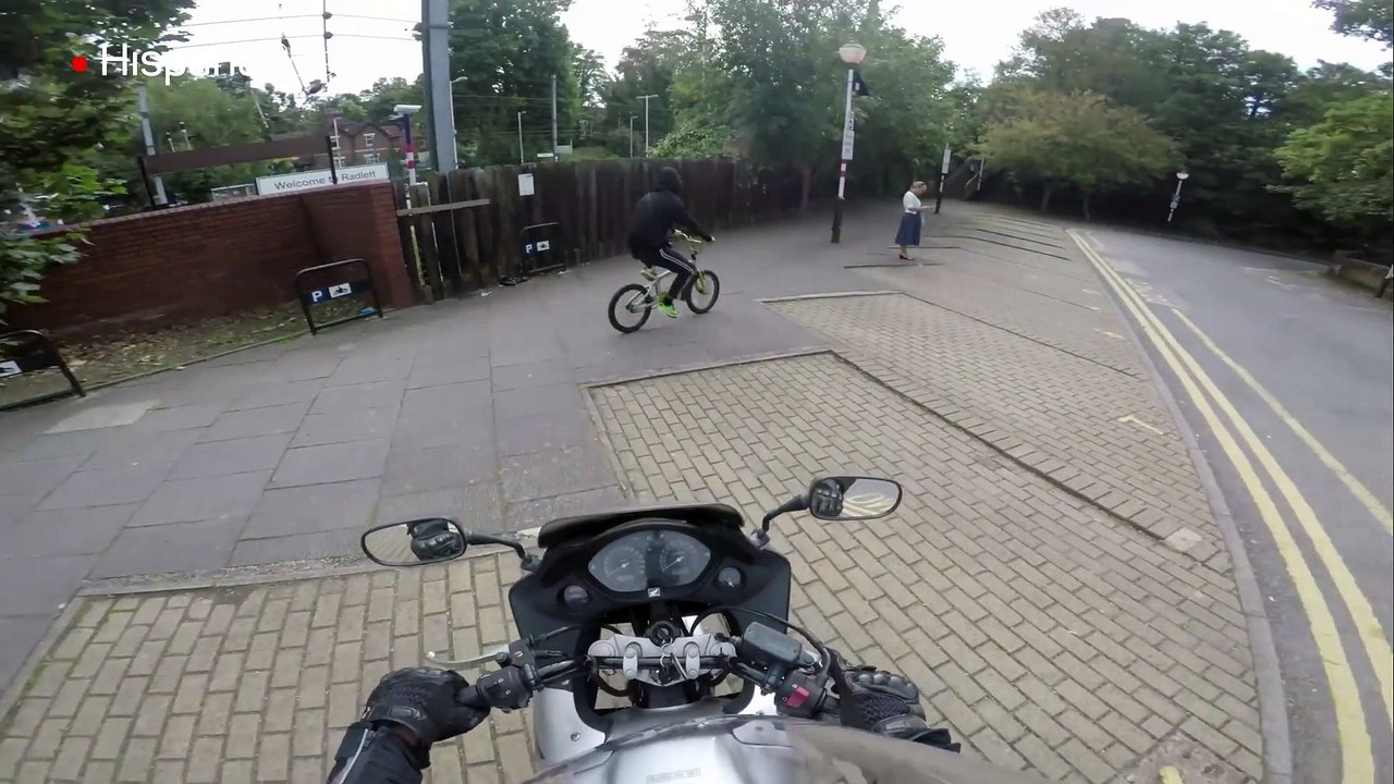 Motociclista justiciero frustra un robo en el Reino Unido