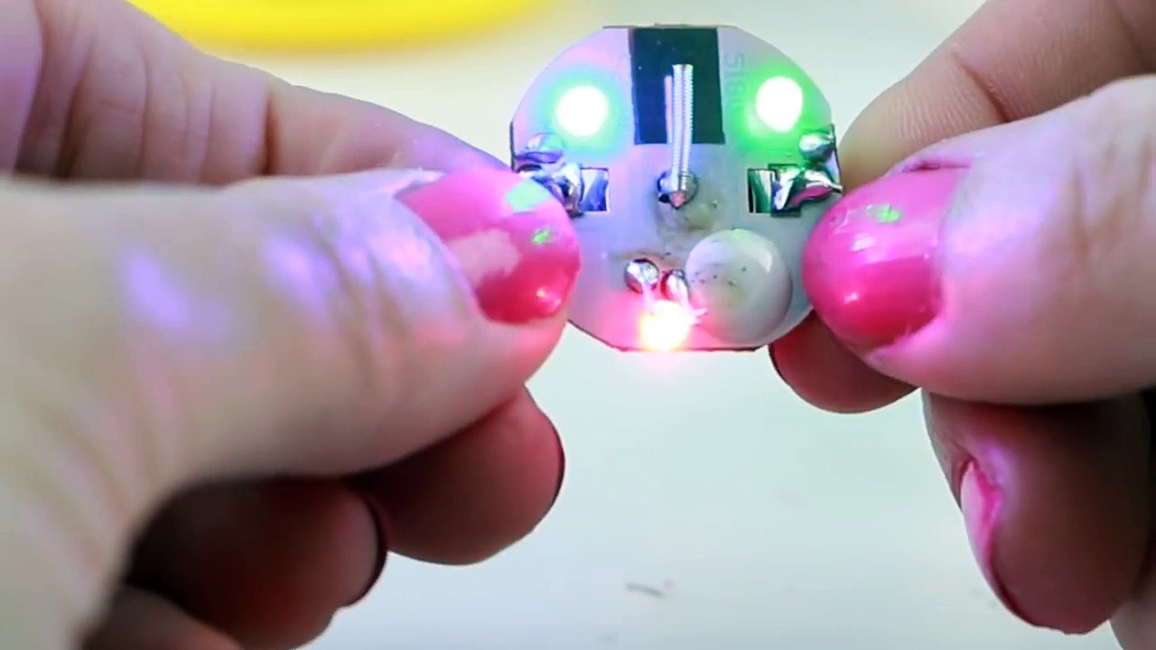 Whats Inside of Stretchy Squishy Stress Toy Balls? Vidéo Dailymotion