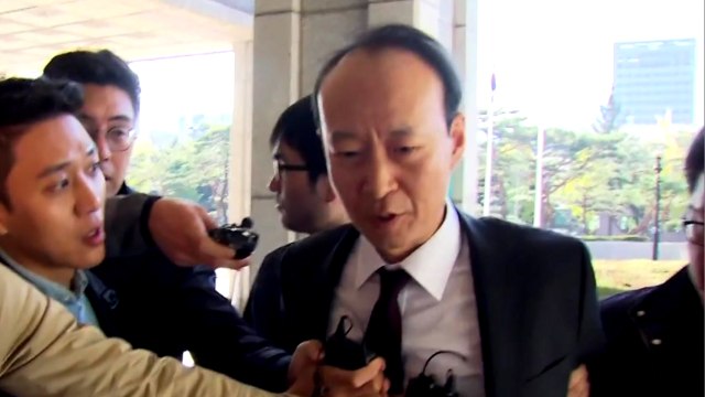 국정원이 靑에 돈 상납 정황 포착...이재만·안봉근 체포 / YTN