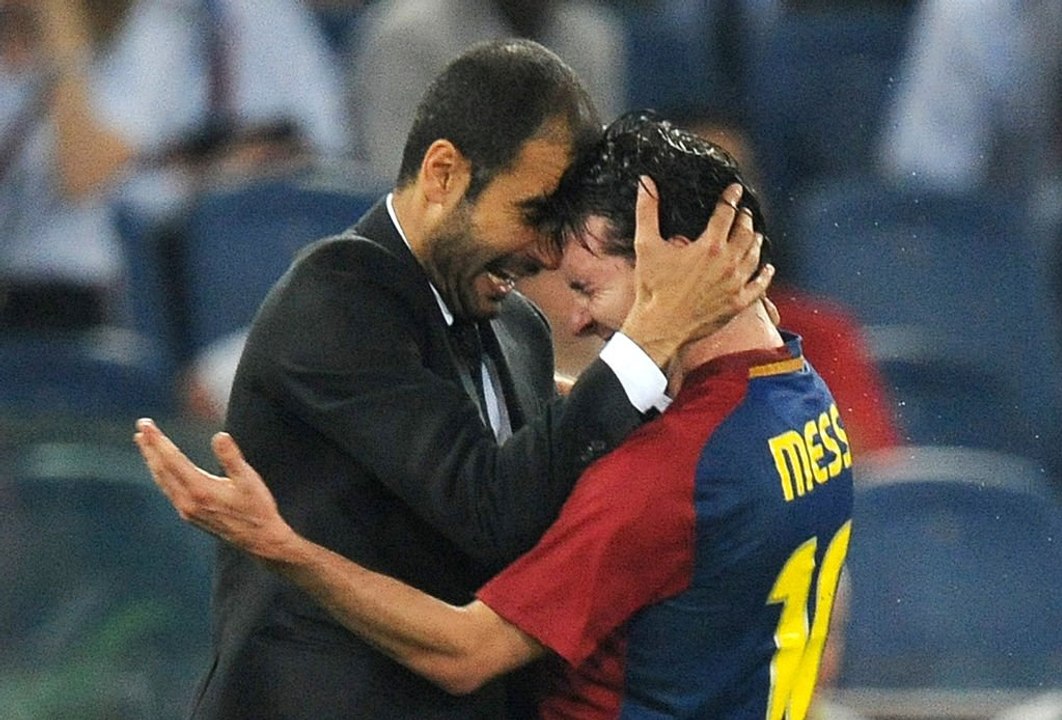 Football_Players_Tackle_Own_Managers___Teammates_●_Funniest_Tackles_●
