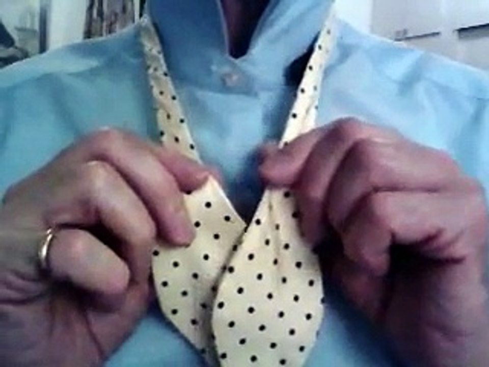 How to tie a Bow Tie - Fully Explained
