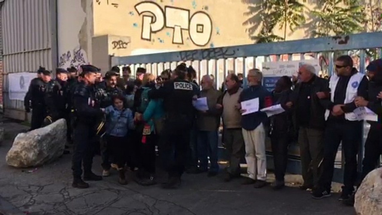 Marseille : les associations sont venues soutenir les Roms sur le point d'être expulsés