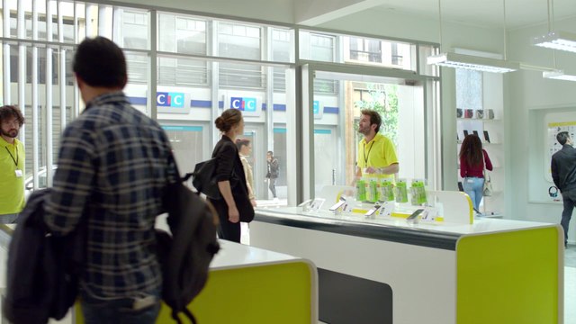 CIC - Spot TV - Le corner - Version Longue - Présenté par le CIC