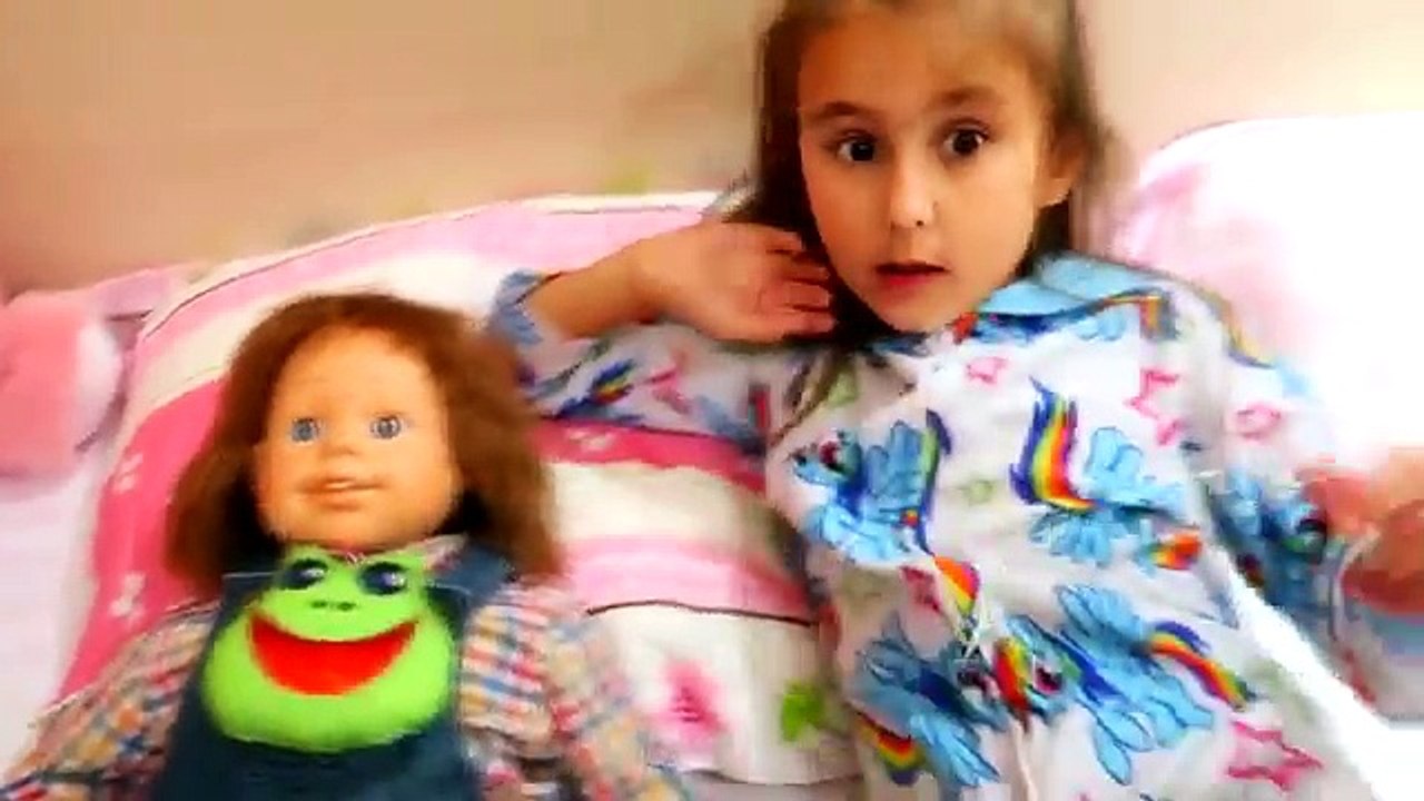 Learn Colors with Crying Baby Dolls Are you Sleeping Nursery Rhymes Songs for Kids