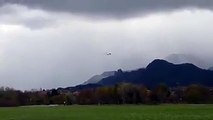 Un pilote d'avion remet les gaz lors dun atterrissage vent de travers
