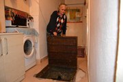 Talihsiz Kadın, Kredi Çekip Aldığı Evinin İçinden Kanalizasyon Geçtiğini 7 Yıl Sonra Fark Etti
