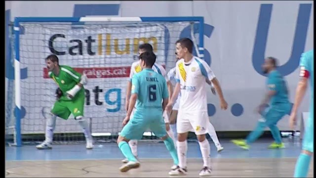 Ricardinho faz mais uma obra de arte e até os adeptos rivais aplaudiram