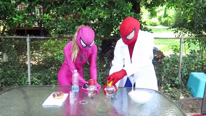 Pembe Spidergirl ve Örümcek Adam Zombies Dönüşebİlİr !! w / Joker, Dondurulmuş Elsa