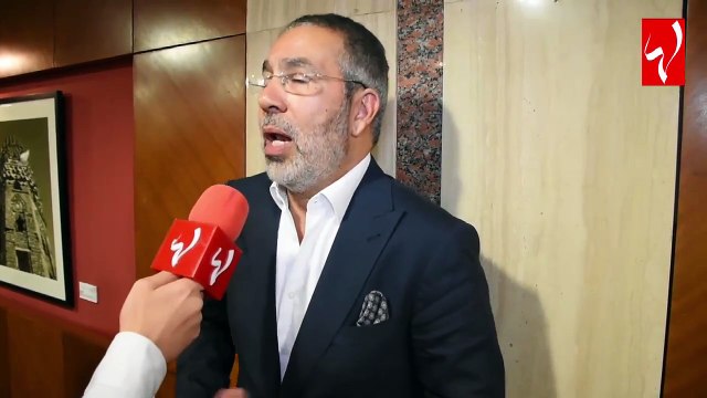 المؤلف الشهير مدحت العدل يقارن بين عمرو دياب ومحمد منير مستعيناً بديسكوهات لندن... وماذا عن رأيه في محمد رمضان؟