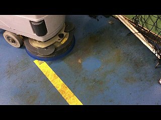 Nettoyage résine du gymnase de Nazelles