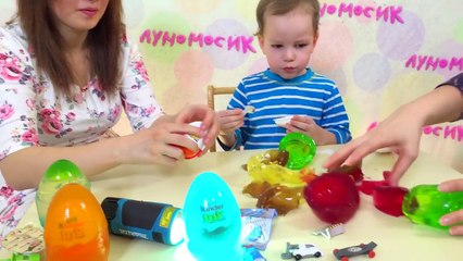 Желейные яйца с КИНДЕР ДЖОЙ внутри. Сюрпризы в желе. Чистюле Луномосику не нравится дождь из ЖЕЛЕ.