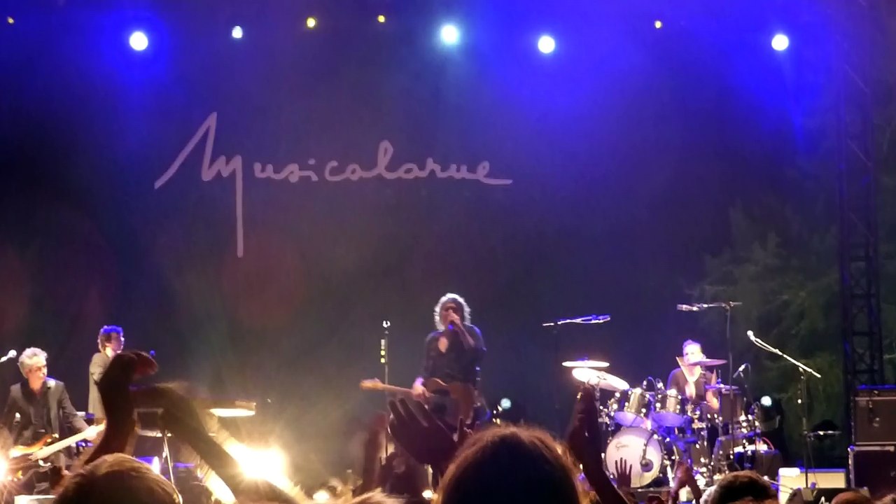 Extrait de CALI à Musicalarue Luxey 2015