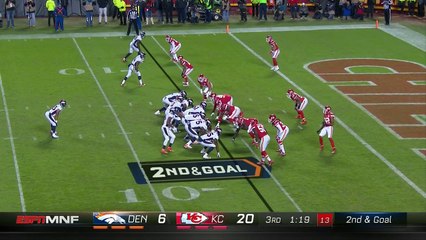 Devontae Booker charges up middle for his first TD of 2017