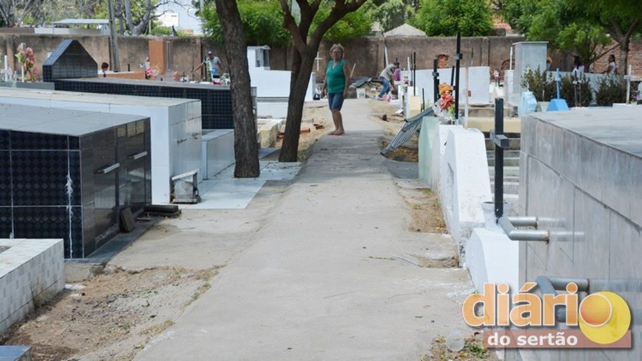 – Cemitérios estão sendo preparados para o Dia de Finados