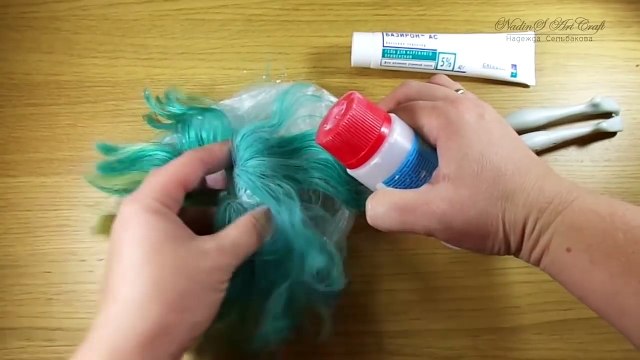 Как убрать клей с волос монстр хай