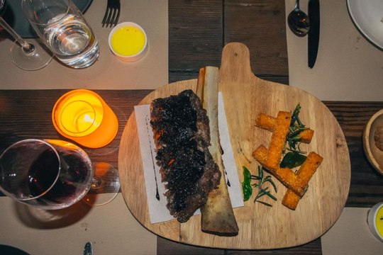 This is One of the Most Popular Restaurants on the Bund in Shanghai