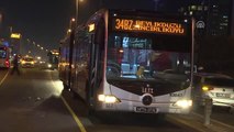 Kaza Yapan Araç Metrobüs Yoluna Girdi - İstanbul