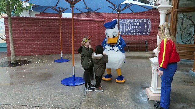 DISNEYLAND PARIS VLOGS 2: Halloween Fun In Disneyland!