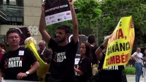 Protesto antecede Cúpula Mundial de Hepatites em São Paulo