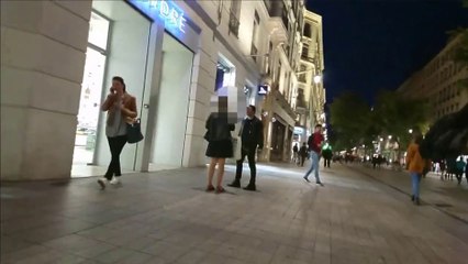 Un homme tente de draguer une femme et ça tourne mal..