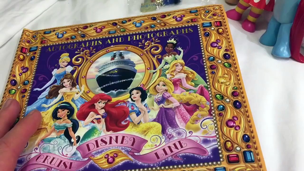 DISNEY CRUISE Characters Meet IGGLE PIGGLE and UPSY DAISY Toys!-mowI1fcZf4U