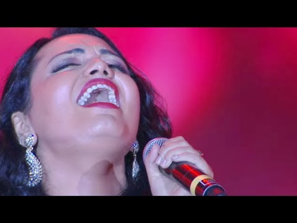 ജ്യോത്സ്നയുടെ ഒരടിപൊളി സ്റ്റേജ് പെർഫോമൻസ് | Malayalam Stage Show | Jyolsna Super Stage Performance