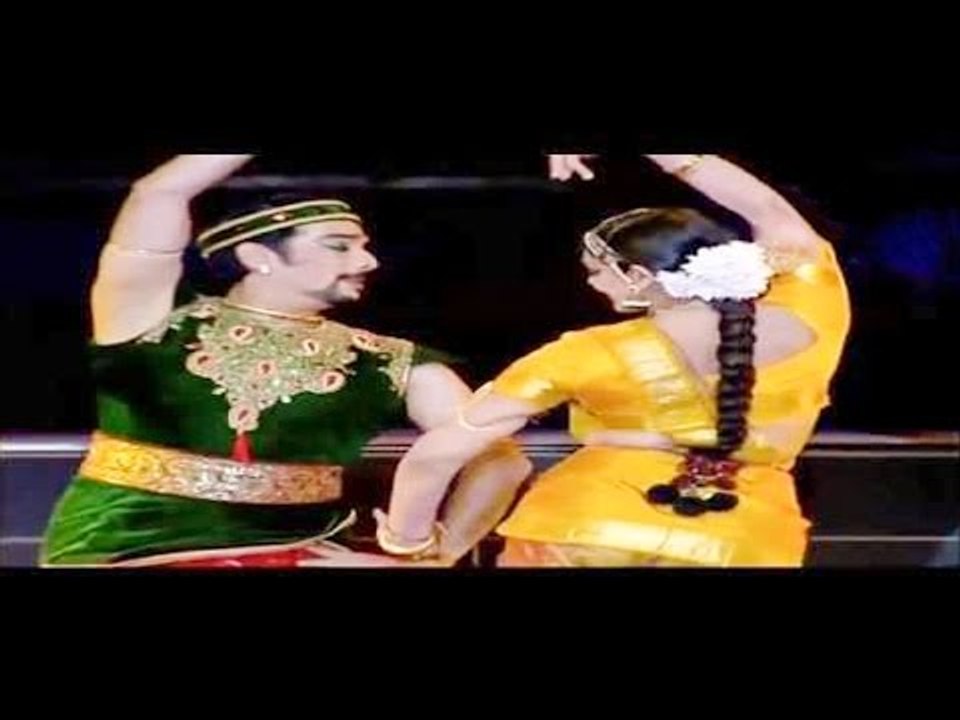 SUPERB DANCE PERFORMANCE By Vineeth & Team | Malayalam Comedy Stage Show 2016 | Superb Dance 2016