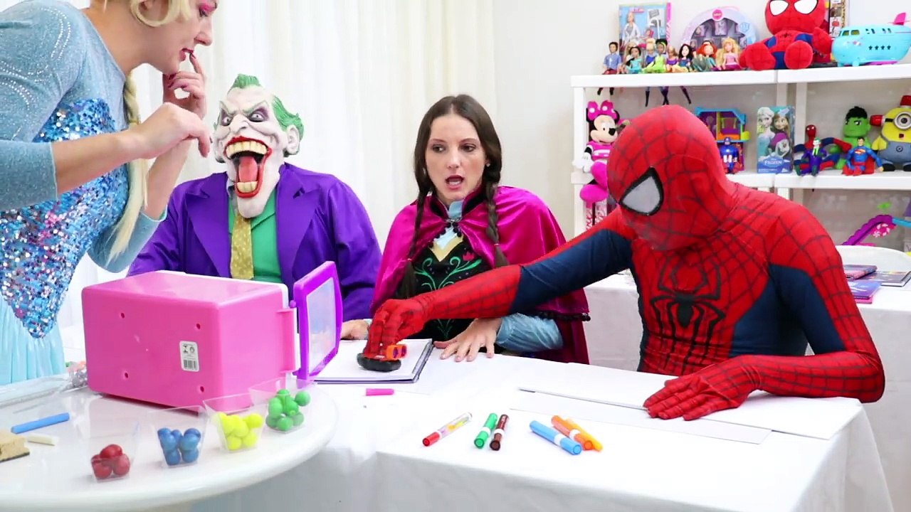 Frozen Elsa & Spiderman AT SCHOOL STUCK IN A MICROWAVE with PAW PATROL BUBBLE GUM w/ Joker IRL