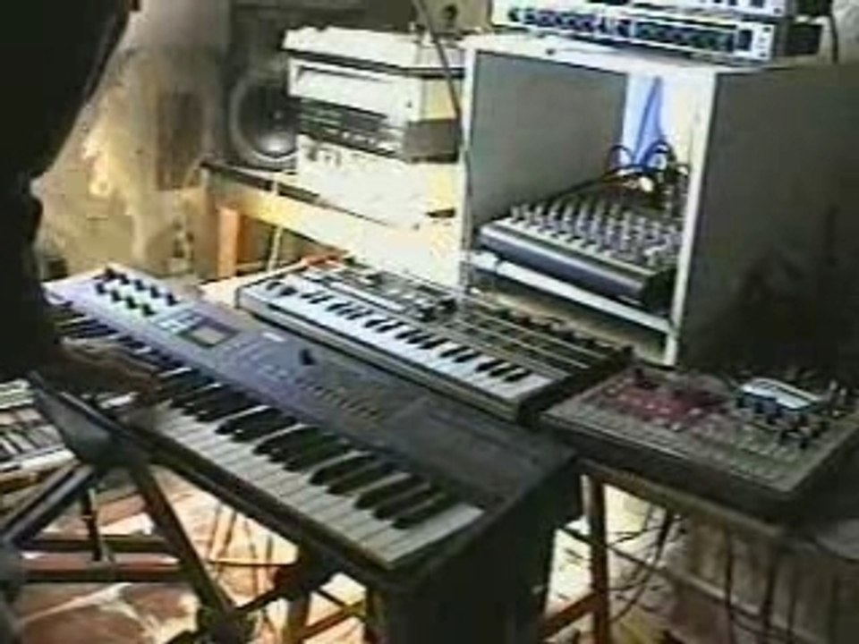 Musique improvisée clavier boite à rythme