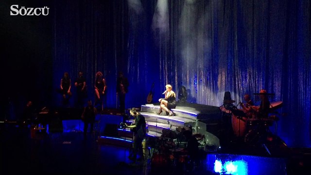 Sıla 'ON'dan kalan şarkılar' konseriyle izleyenleri büyüledi