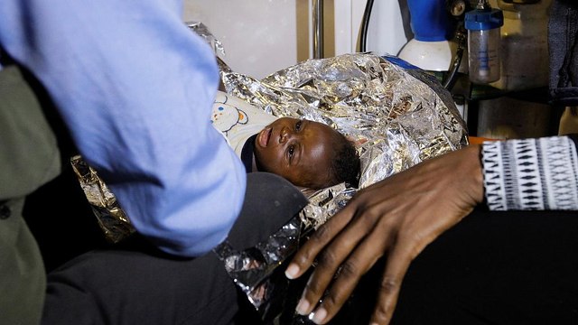 Salvati 299 migranti al largo delle coste libiche