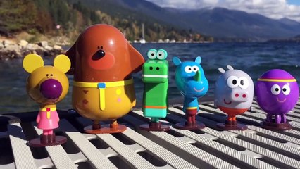 HEY DUGGEE and Squirrels Toys Jump In Lake!-RkxBrQOUXFU