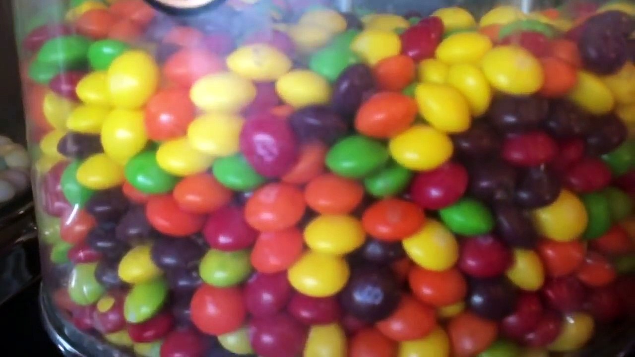 IGGLE PIGGLE and UPSY DAISY Toys Carousel Ride!-uhtI8VxJq7I