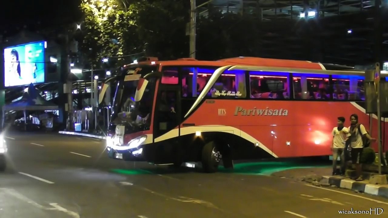 Mau Keluar Parkiran Tidak Diberi Jalan Oleh Pen...