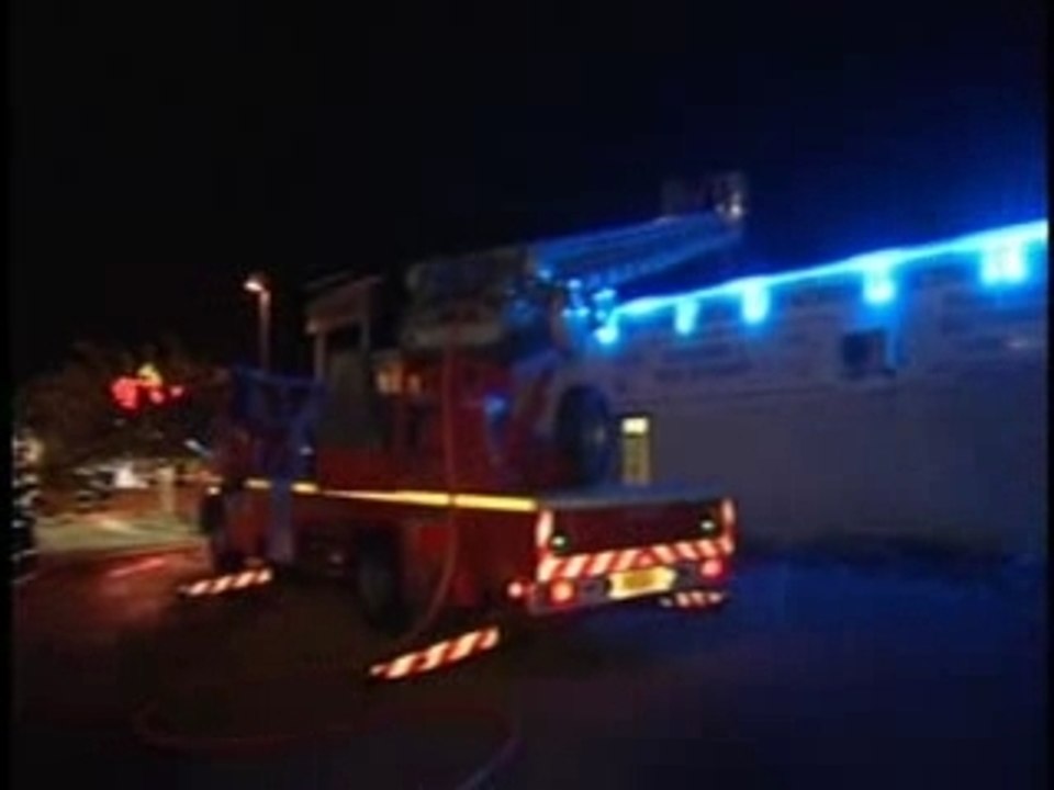 Arles  feu d’entrepôt ZI Fourchon 12/11/2007