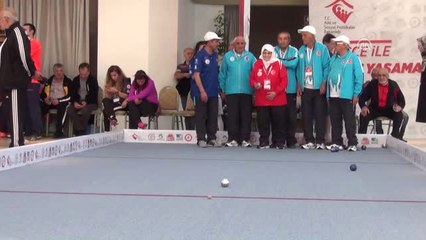 Çocukken Oyun Oynayamamanın Acısını 90'ında Çıkarıyor