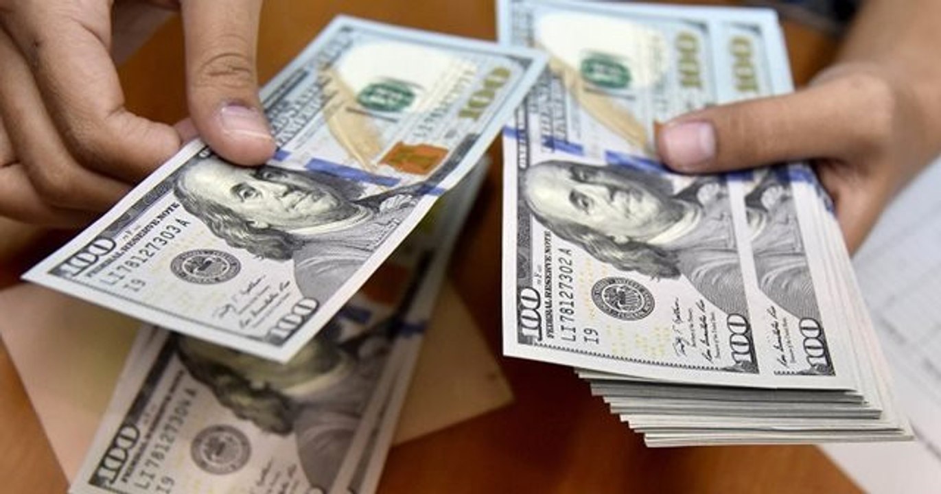 Dün Rekor Seviyelere Ulaşan Dolar, Bugüne Düşüşle Başladı