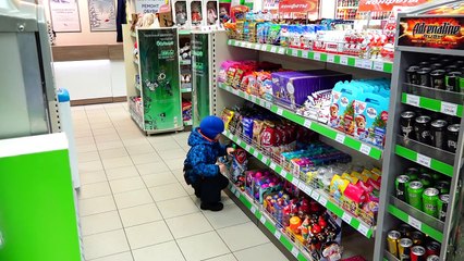 Вредный Малыш Владик Заправил Машину / Bad Baby Driving Power Wheels Toy Shopping - Petrol Station