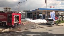 Tuzla'da Akaryakıt İstasyonundaki Tankerde Çıkan Yangın Söndürüldü