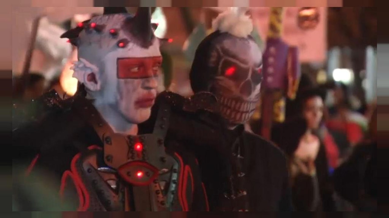 Parada de 'Halloween' desafia terror em Nova Iorque