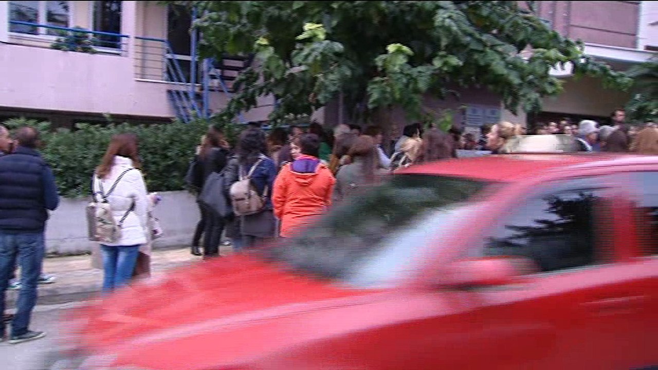 Από το Νέο Μοναστήρι στη Λαμία. Κατάληψη από μα...