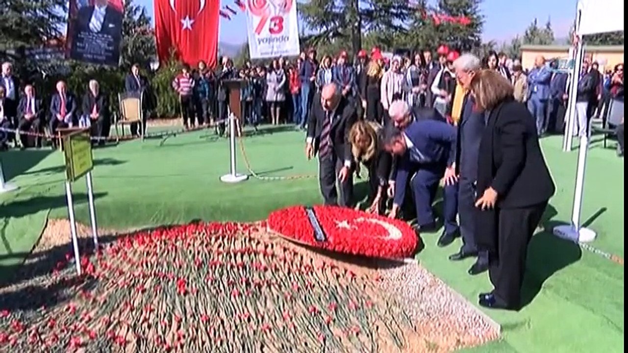Süleyman Demirel, Mezarı Başında Anıldı