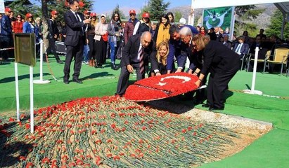 Süleyman Demirel 93. yaş gününde anıldı