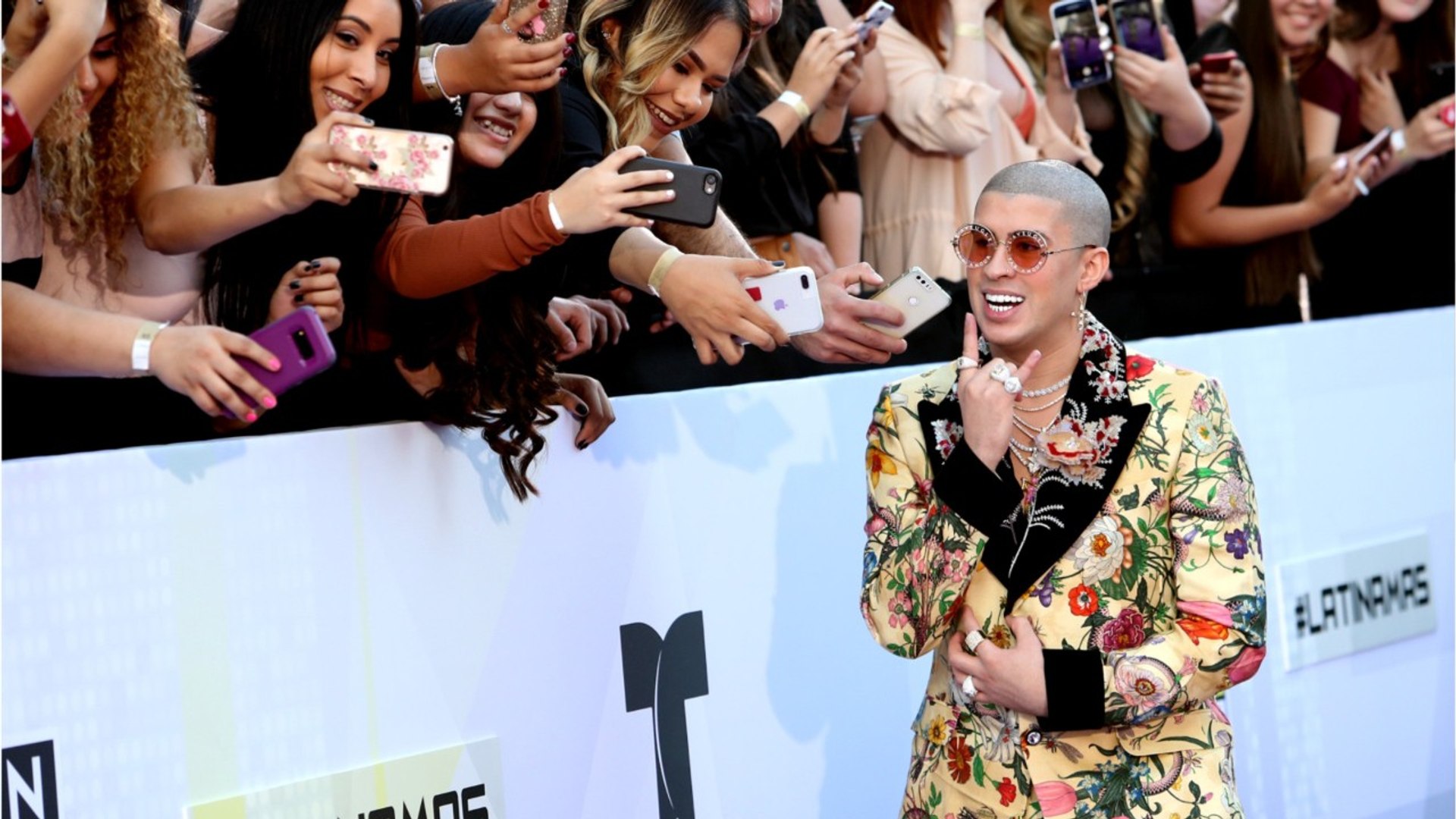 Bad Bunny Se Cayó En Pleno Show