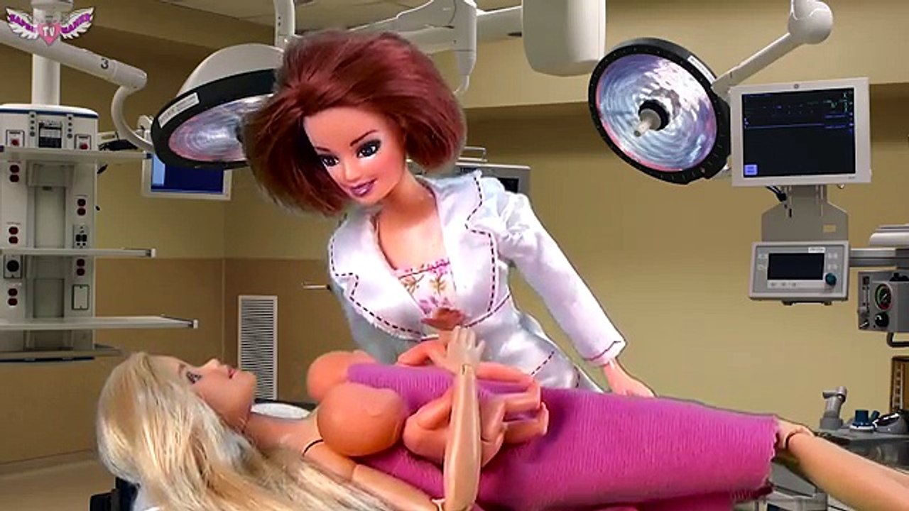 Barbie СЕЗОН 5 - БАРБИ РОДИЛА! Видео для девочек Барби на русском #101
