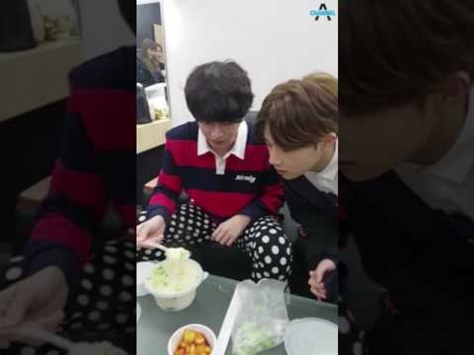 heechul & sunggyu during break