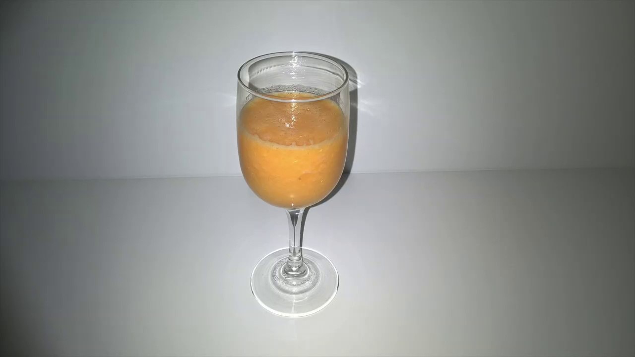 Jus Détox Radis Noir, Carottes, Banane, Oranges